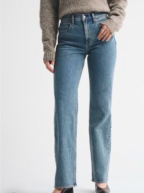 Abercrombie & Fitch High Rise 90s Relaxed Jean